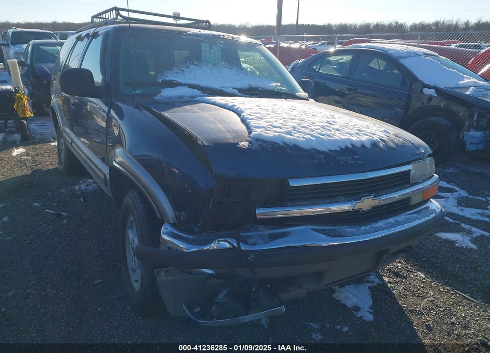 1998 CHEVROLET BLAZER LS VIN: 1GNDT13WXW2225075