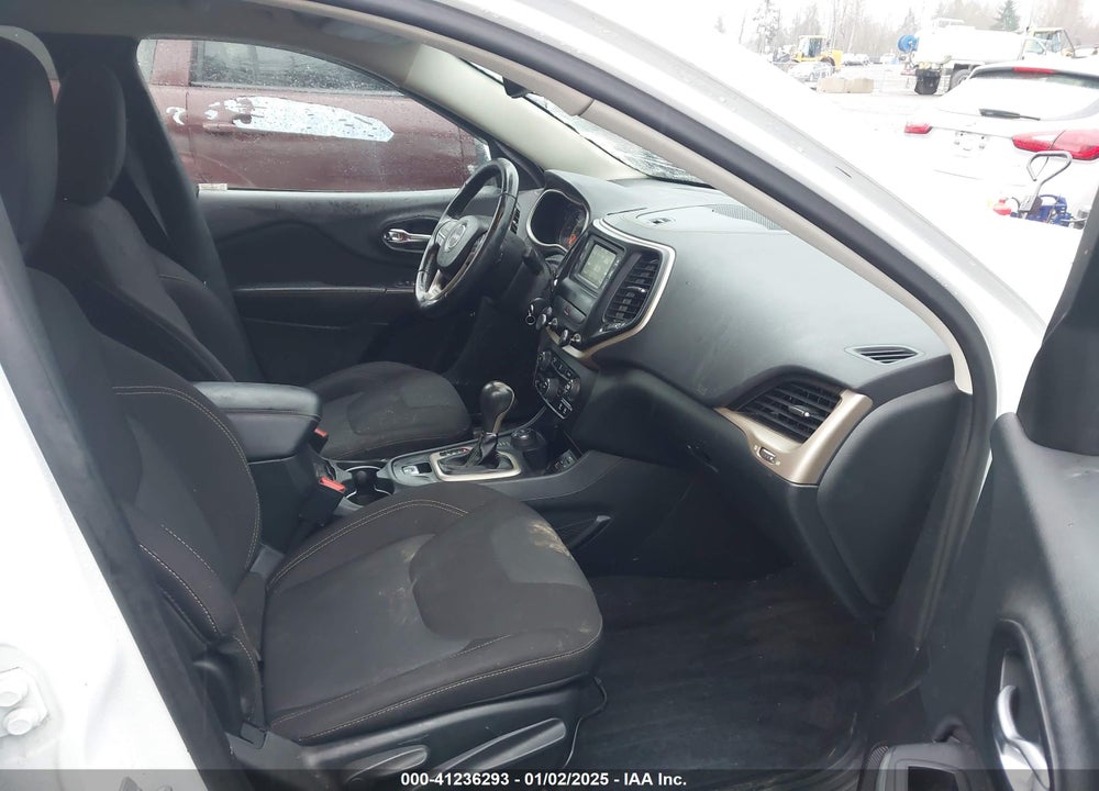 2016 JEEP CHEROKEE LATITUDE VIN: 1C4PJMCB2GW197146