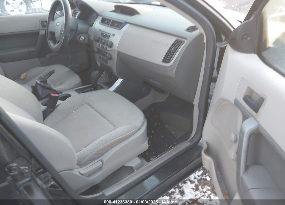 2008 FORD FOCUS S VIN: 1FAHP34N48W273494