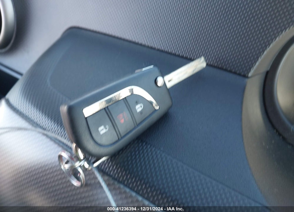 2013 SCION XB VIN: JTLZE4FE6DJ040557