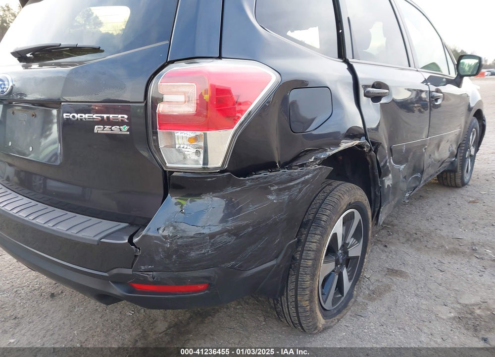2017 SUBARU FORESTER 2.5I PREMIUM VIN: JF2SJAGC4HH484894