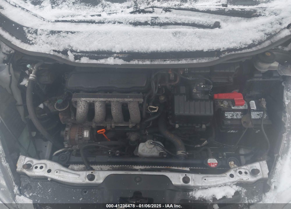 2013 HONDA FIT VIN: JHMGE8H36DC063751