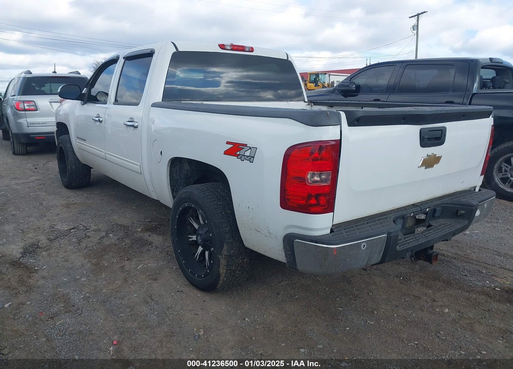 2011 CHEVROLET SILVERADO 1500 LT VIN: 3GCPKSE35BG368051