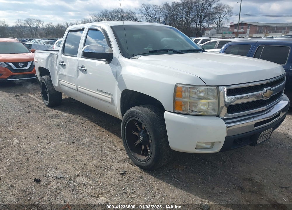 2011 CHEVROLET SILVERADO 1500 LT VIN: 3GCPKSE35BG368051