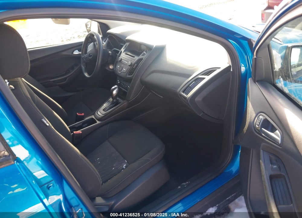 2016 FORD FOCUS SE VIN: 1FADP3K21GL335652
