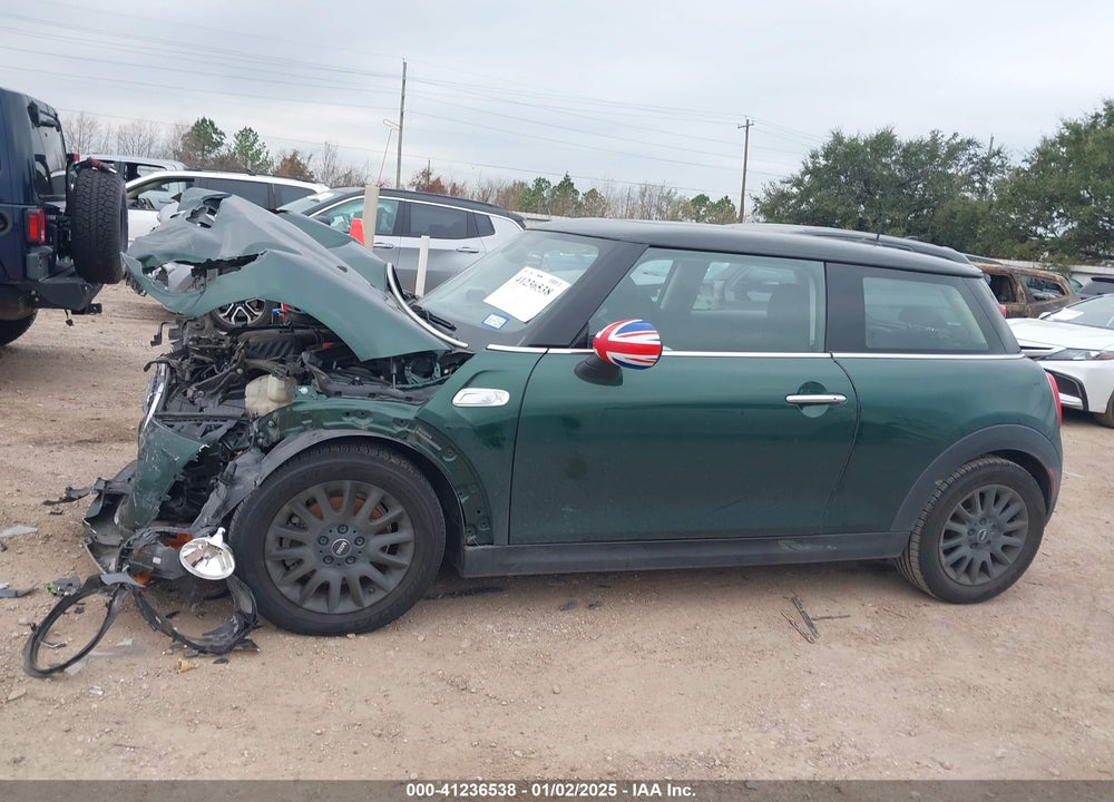 2015 MINI HARDTOP COOPER S VIN: WMWXP7C54F2A38404