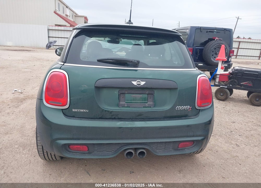 2015 MINI HARDTOP COOPER S VIN: WMWXP7C54F2A38404