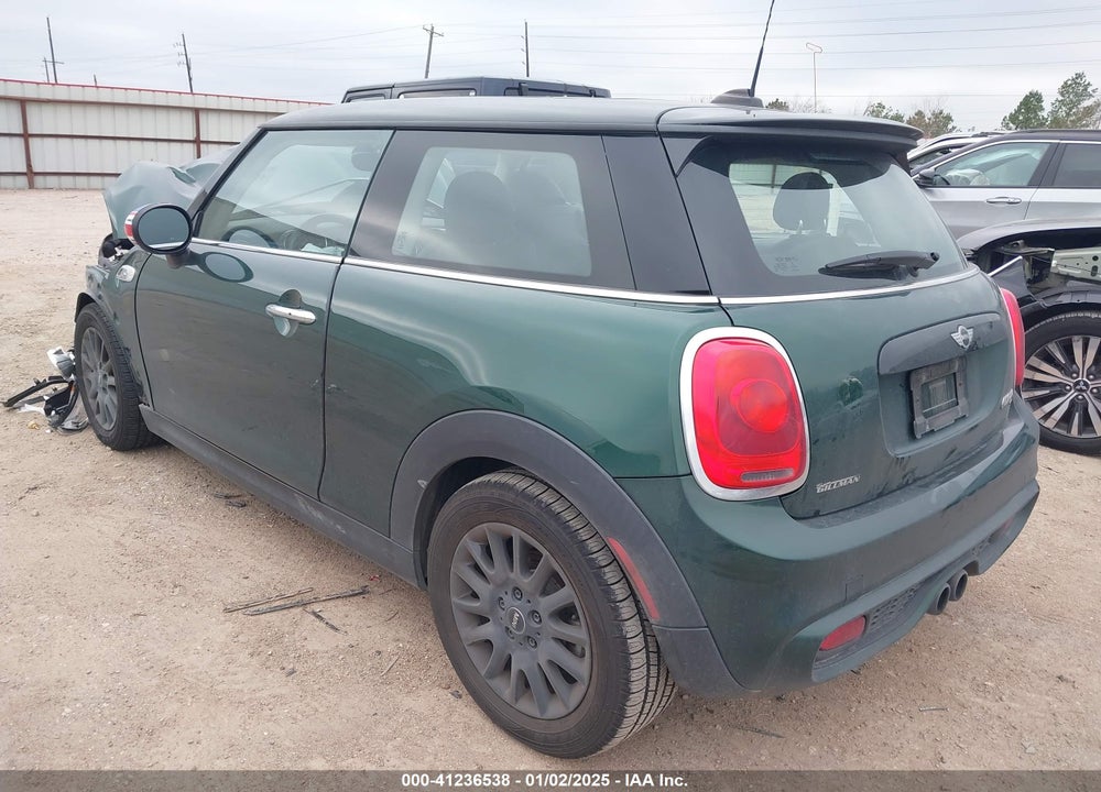 2015 MINI HARDTOP COOPER S VIN: WMWXP7C54F2A38404