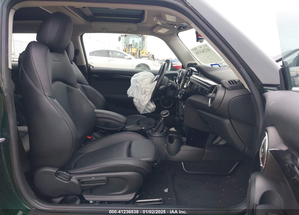 2015 MINI HARDTOP COOPER S VIN: WMWXP7C54F2A38404