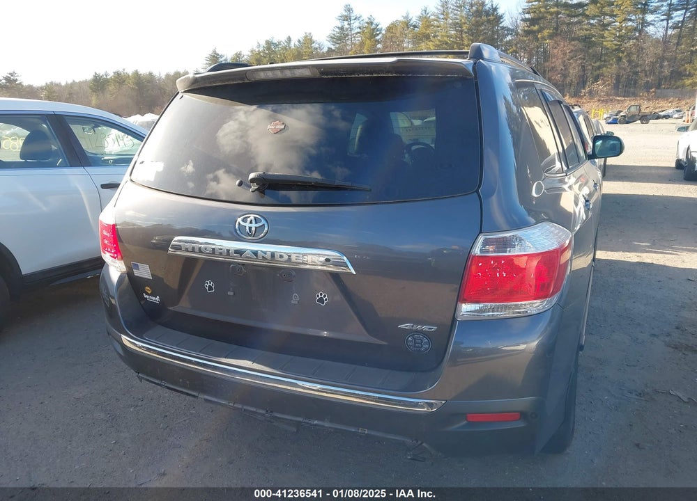 2013 TOYOTA HIGHLANDER SE V6 VIN: 5TDBK3EH8DS220492