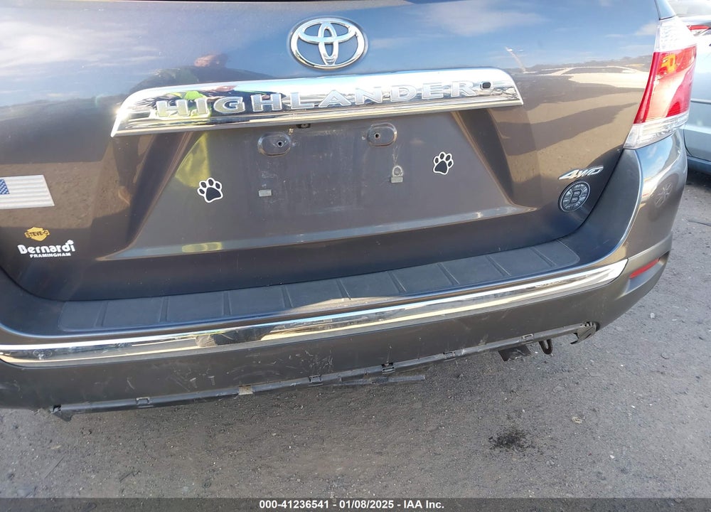 2013 TOYOTA HIGHLANDER SE V6 VIN: 5TDBK3EH8DS220492