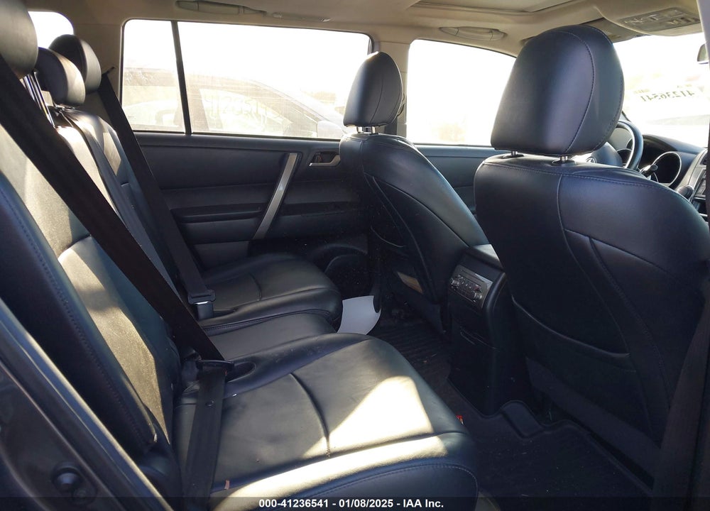 2013 TOYOTA HIGHLANDER SE V6 VIN: 5TDBK3EH8DS220492