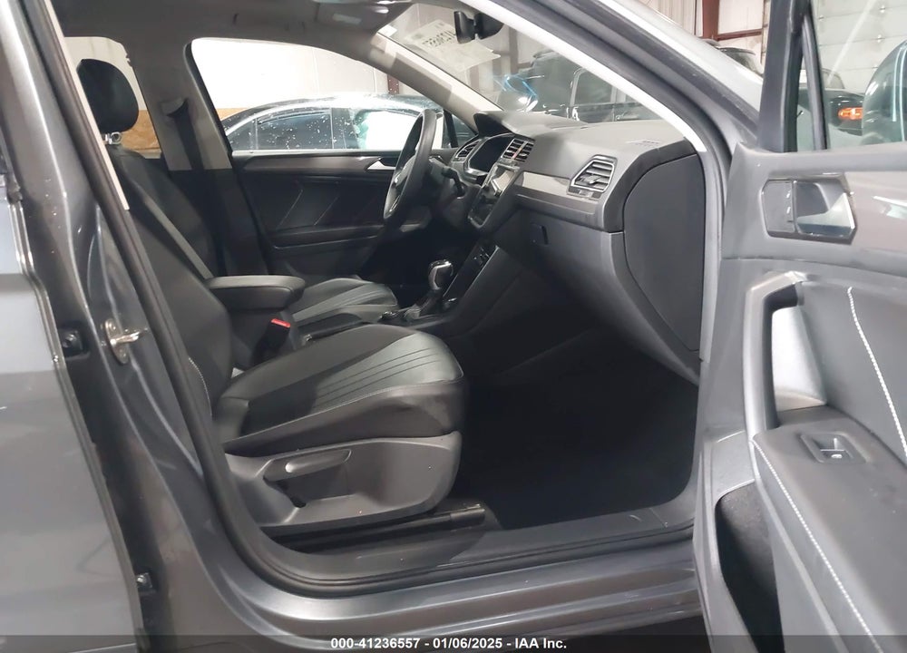 2022 VOLKSWAGEN TIGUAN VIN: 3VV2B7AXXNM019667