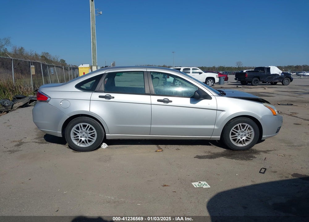 2011 FORD FOCUS SE VIN: 1FAHP3FN0BW105226