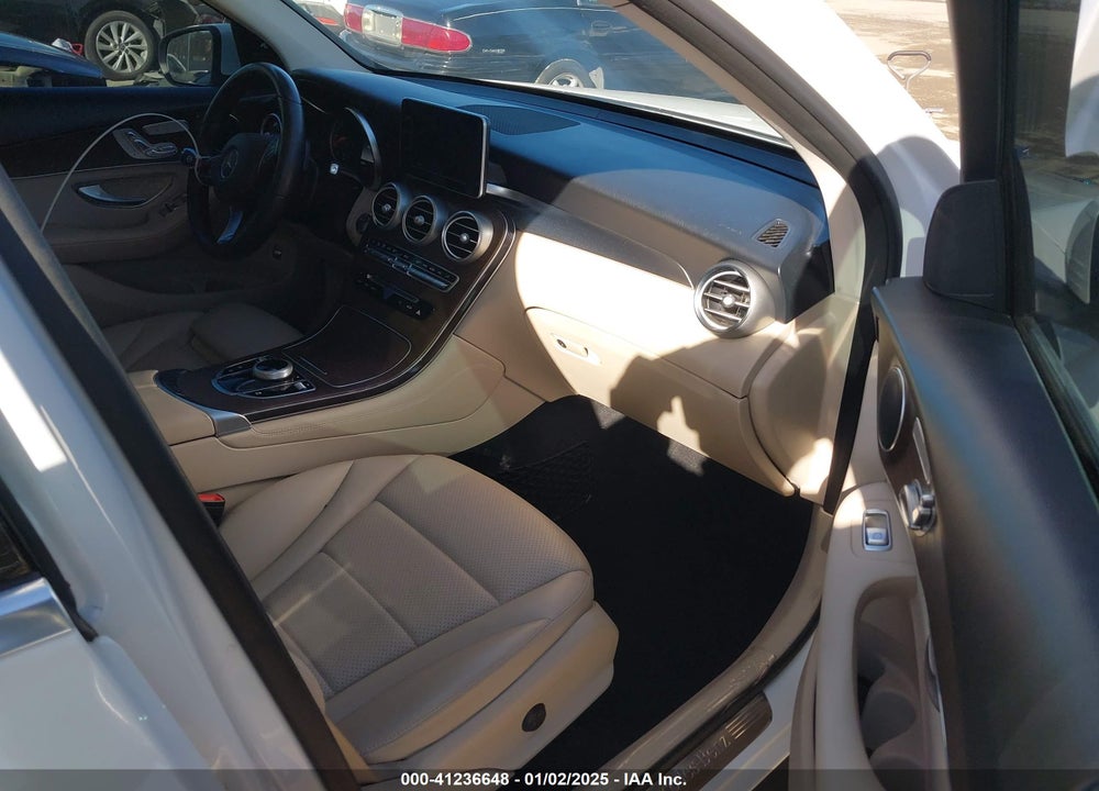 2019 MERCEDES-BENZ GLC 300 VIN: WDC0G4JB6K1000840