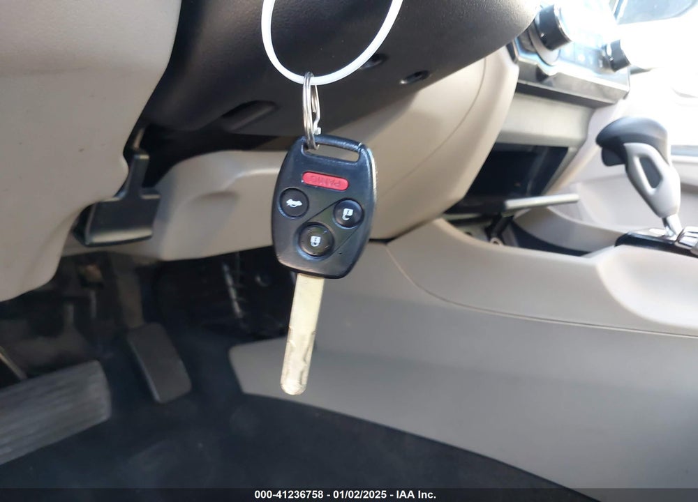 2013 HONDA CIVIC LX VIN: 2HGFB2F57DH525627