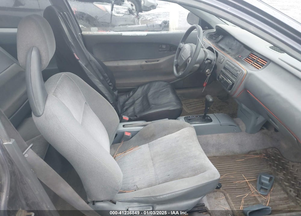 1995 HONDA CIVIC DX VIN: 1HGEJ2220SL017803