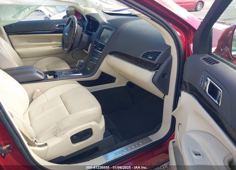 2014 LINCOLN MKT VIN: 2LMHJ5FK3EBL56857