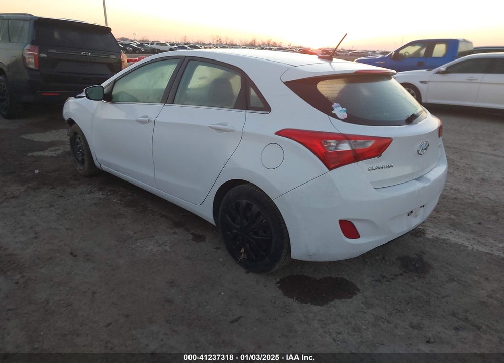 2017 HYUNDAI ELANTRA GT VIN: KMHD35LH8HU370877