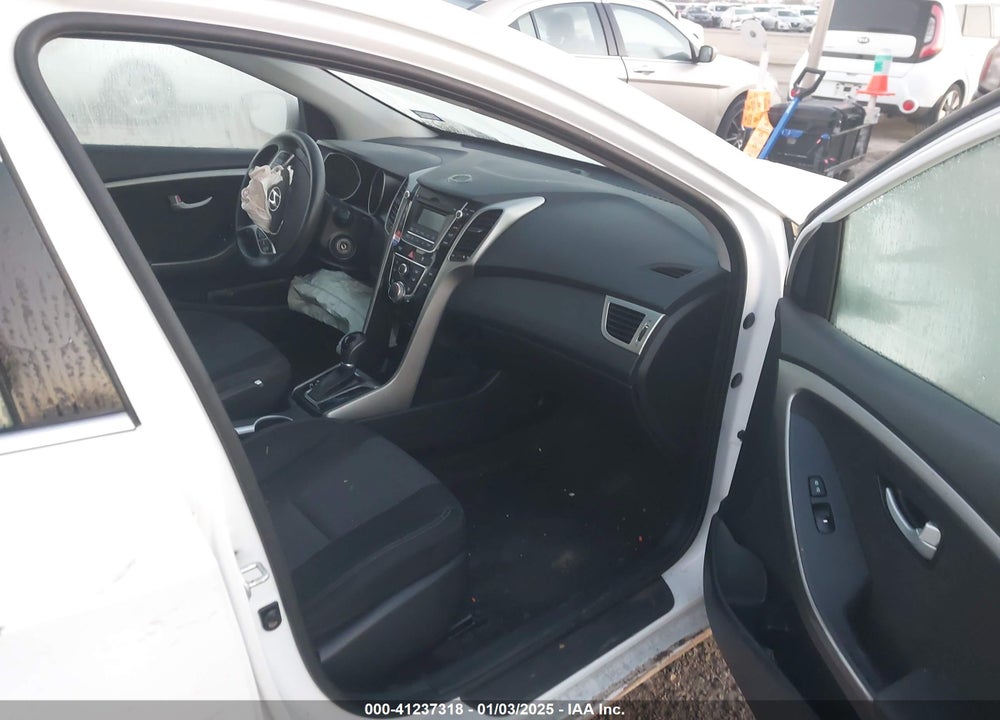 2017 HYUNDAI ELANTRA GT VIN: KMHD35LH8HU370877