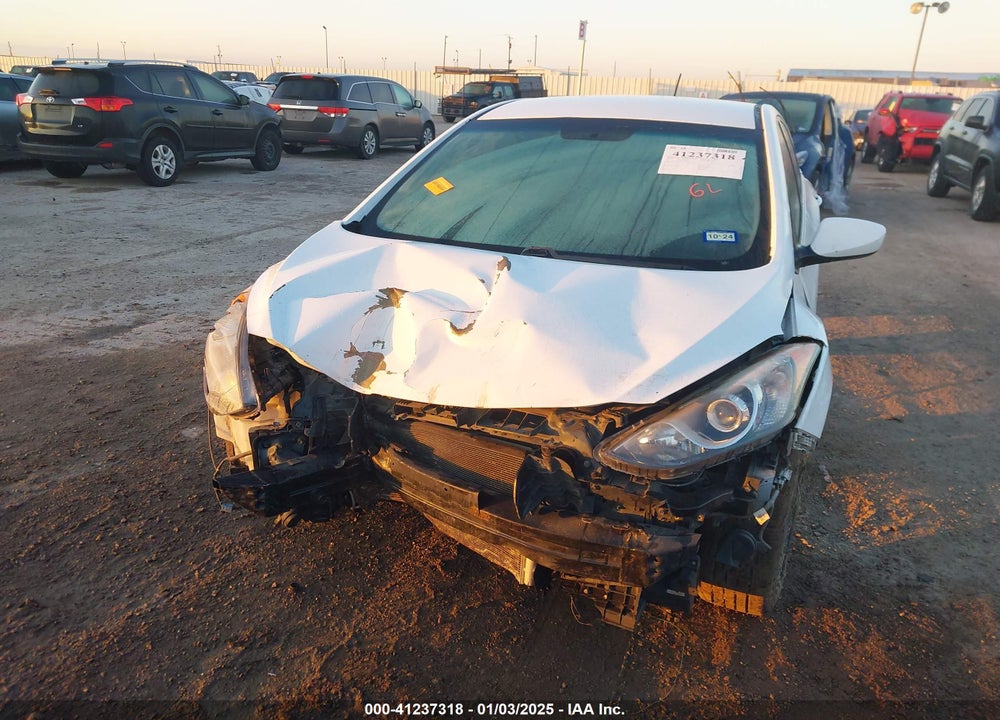 2017 HYUNDAI ELANTRA GT VIN: KMHD35LH8HU370877