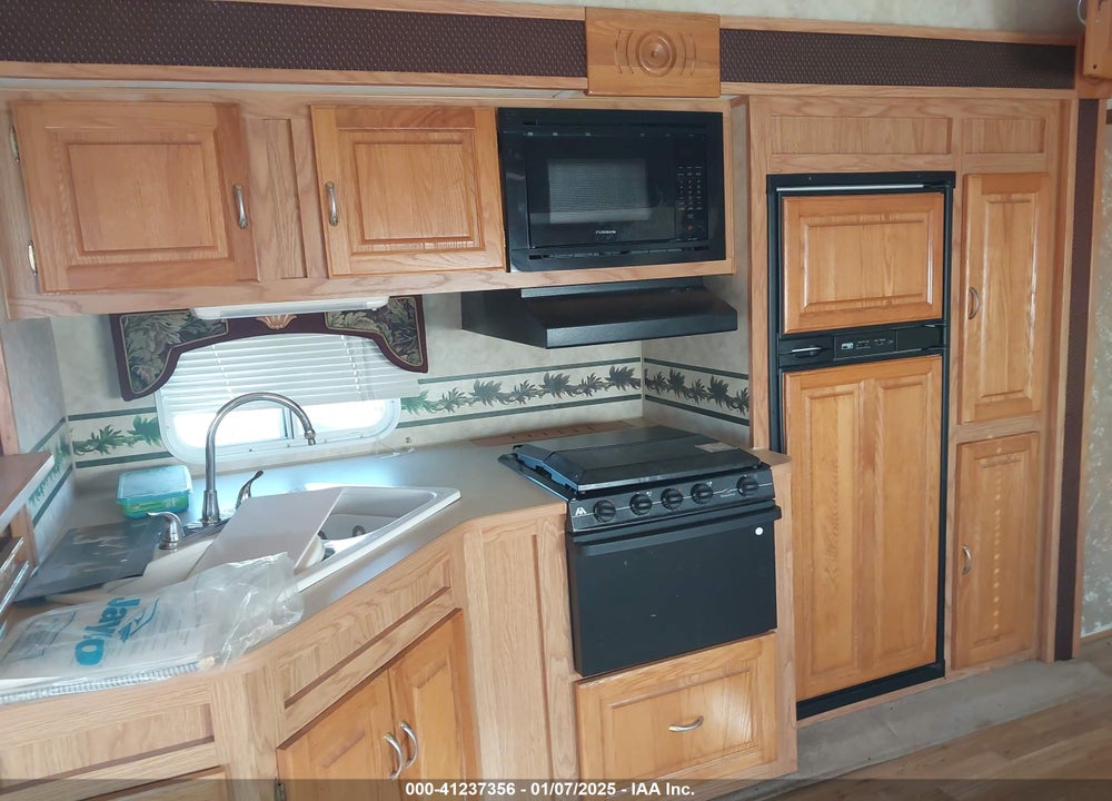 2005 JAYCO CAMPER VIN: 1UJCJ02R551LT0076