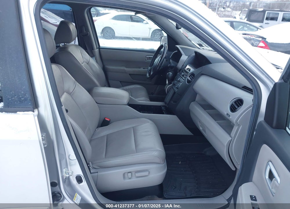2013 HONDA PILOT VIN: 5FNYF4H57DB038440