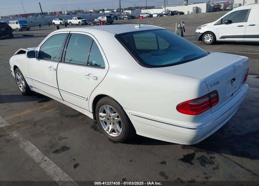2000 MERCEDES-BENZ E 320 VIN: WDBJF65J5YB044775