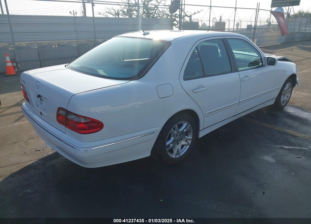 2000 MERCEDES-BENZ E 320 VIN: WDBJF65J5YB044775