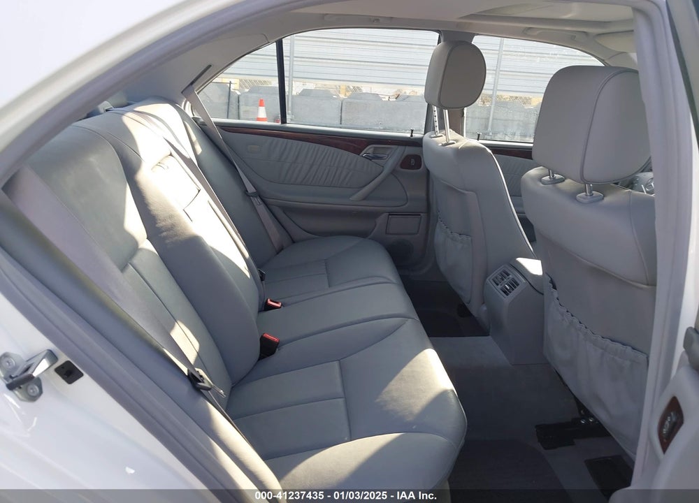 2000 MERCEDES-BENZ E 320 VIN: WDBJF65J5YB044775