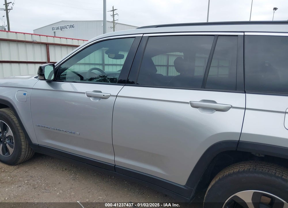 2024 GRAND JEEP  CHEROKEE 4XE VIN: 1C4RJYB65RC120649
