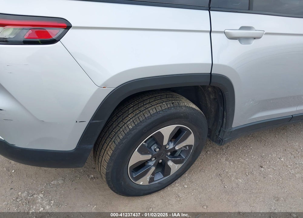 2024 GRAND JEEP  CHEROKEE 4XE VIN: 1C4RJYB65RC120649