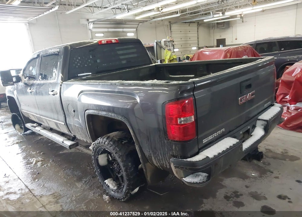2015 GMC SIERRA 2500HD DENALI VIN: 1GT120E84FF535352