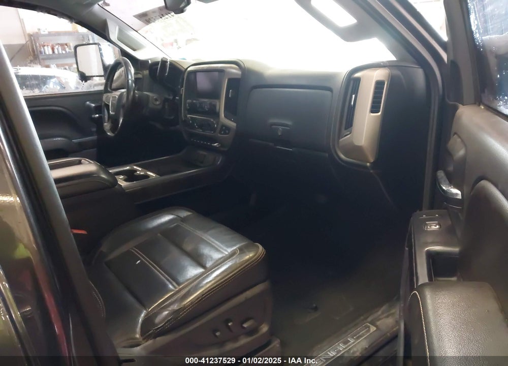 2015 GMC SIERRA 2500HD DENALI VIN: 1GT120E84FF535352