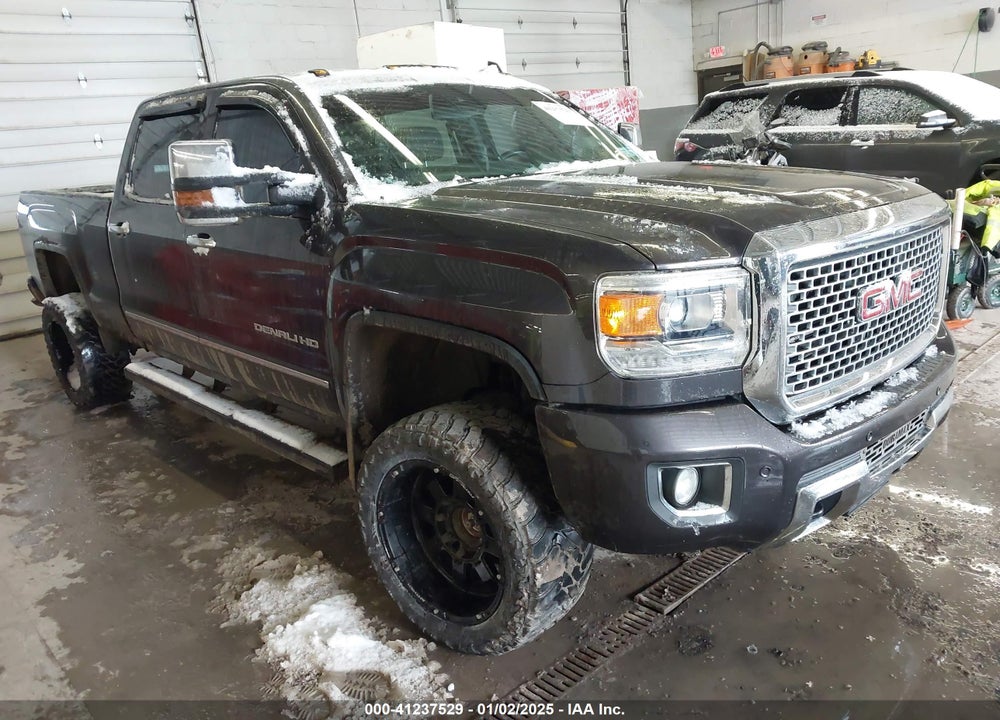 2015 GMC SIERRA 2500HD DENALI VIN: 1GT120E84FF535352