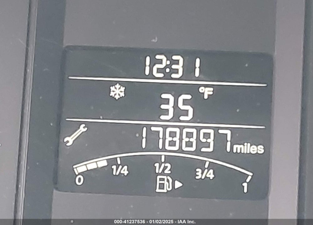 2011 VOLKSWAGEN JETTA 2.0L S VIN: 3VW2K7AJ6BM360261