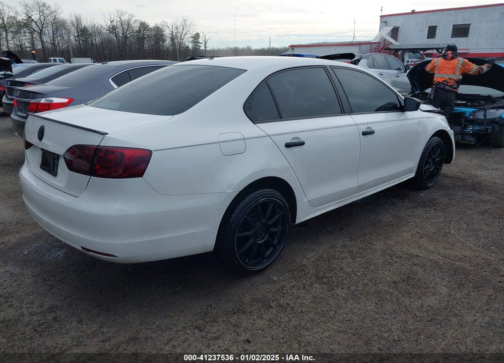 2011 VOLKSWAGEN JETTA 2.0L S VIN: 3VW2K7AJ6BM360261