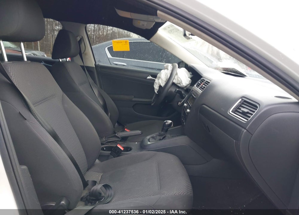 2011 VOLKSWAGEN JETTA 2.0L S VIN: 3VW2K7AJ6BM360261