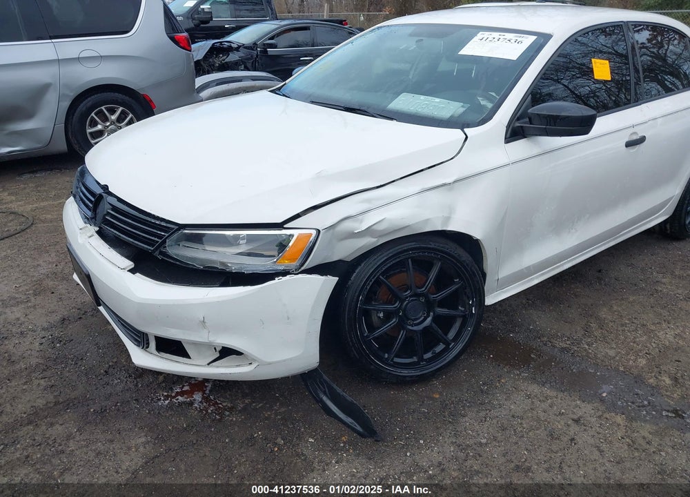 2011 VOLKSWAGEN JETTA 2.0L S VIN: 3VW2K7AJ6BM360261