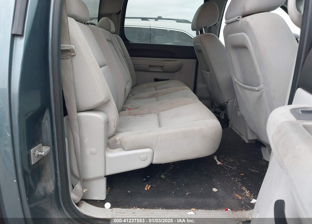 2011 CHEVROLET SILVERADO 1500 LT VIN: 3GCPCSE00BG352777