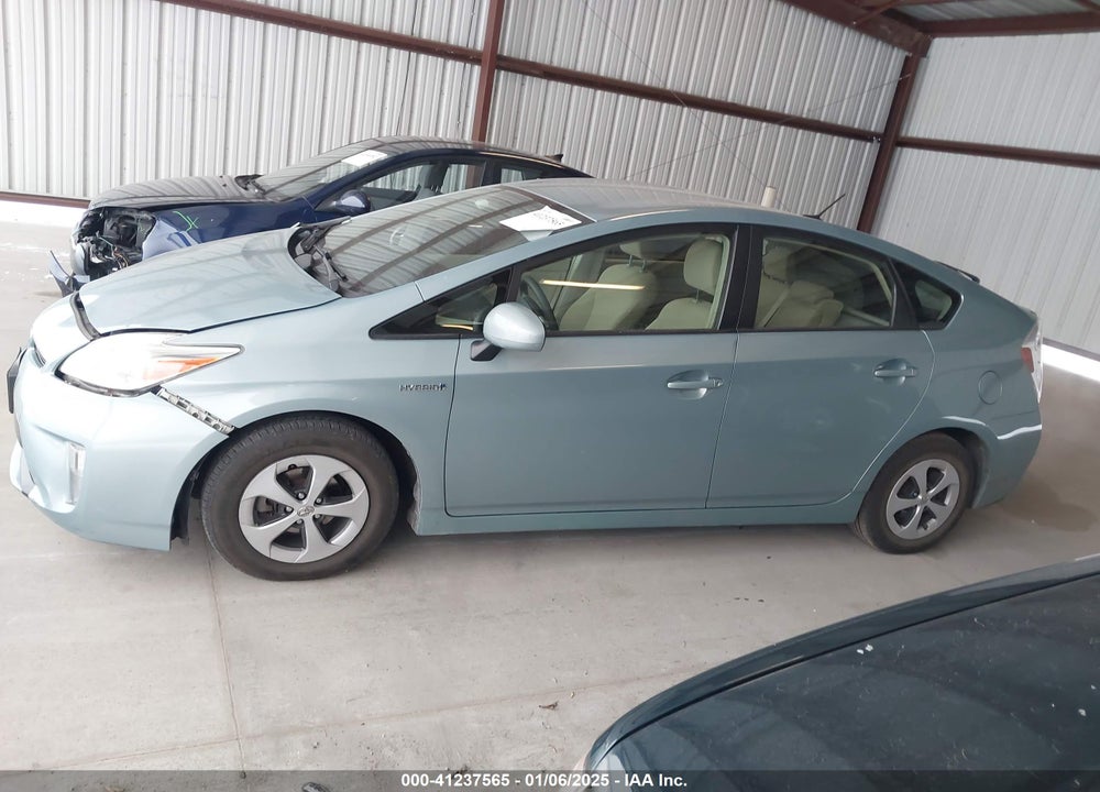 2015 TOYOTA PRIUS VIN: JTDKN3DU2F1882638