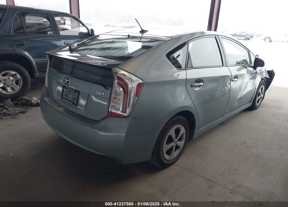 2015 TOYOTA PRIUS VIN: JTDKN3DU2F1882638