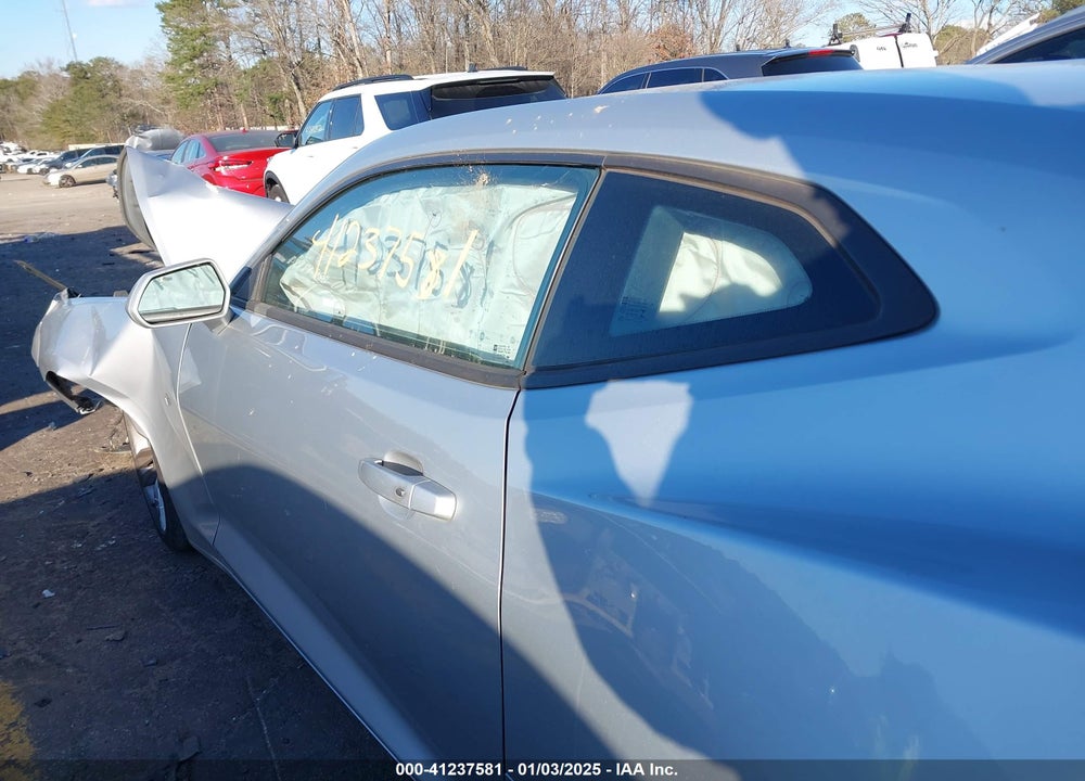 2016 CHEVROLET CAMARO VIN: 1G1FB1RX0G0160909