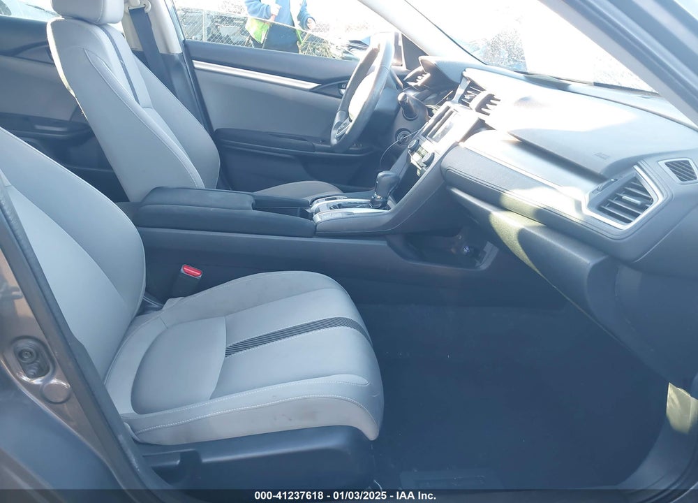 2018 HONDA CIVIC LX VIN: 2HGFC2F55JH546825