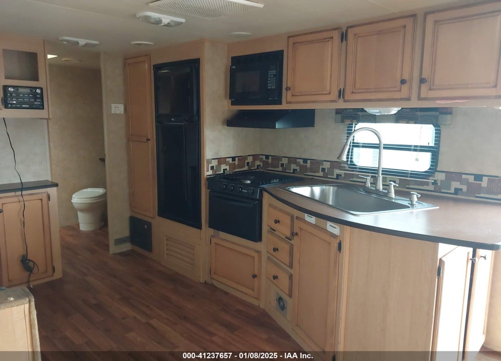 2010 SPREE TRAVEL TRAILER VIN: 4EZTP322XA8055808