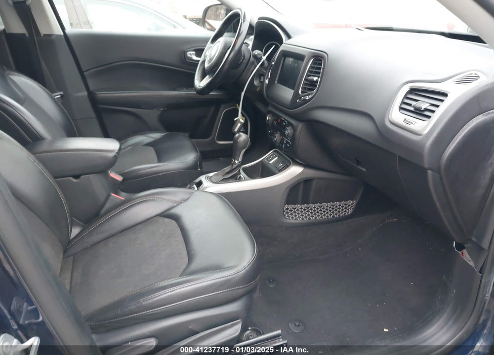2018 JEEP COMPASS LATITUDE FWD VIN: 3C4NJCBB1JT259684