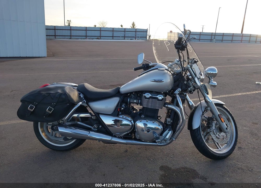 2010 TRIUMPH MOTORCYCLE THUNDERBIRD VIN: SMTB00TL0AJ431482