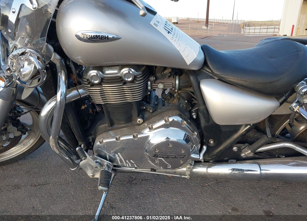2010 TRIUMPH MOTORCYCLE THUNDERBIRD VIN: SMTB00TL0AJ431482