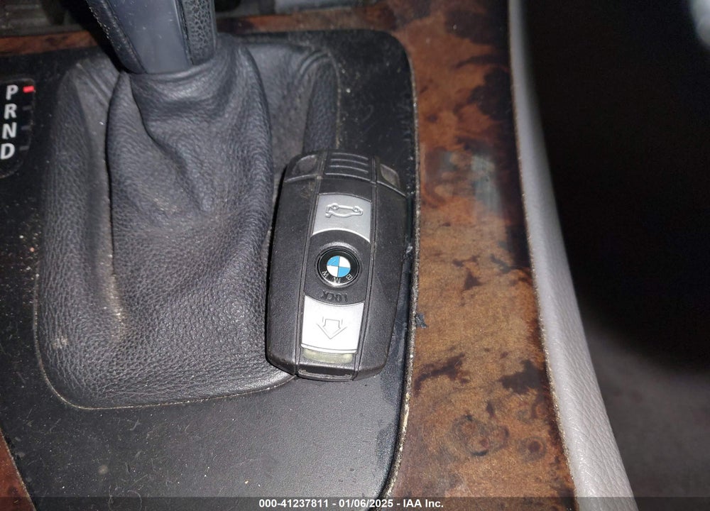 2007 BMW 328I VIN: WBAVA33537KX81409