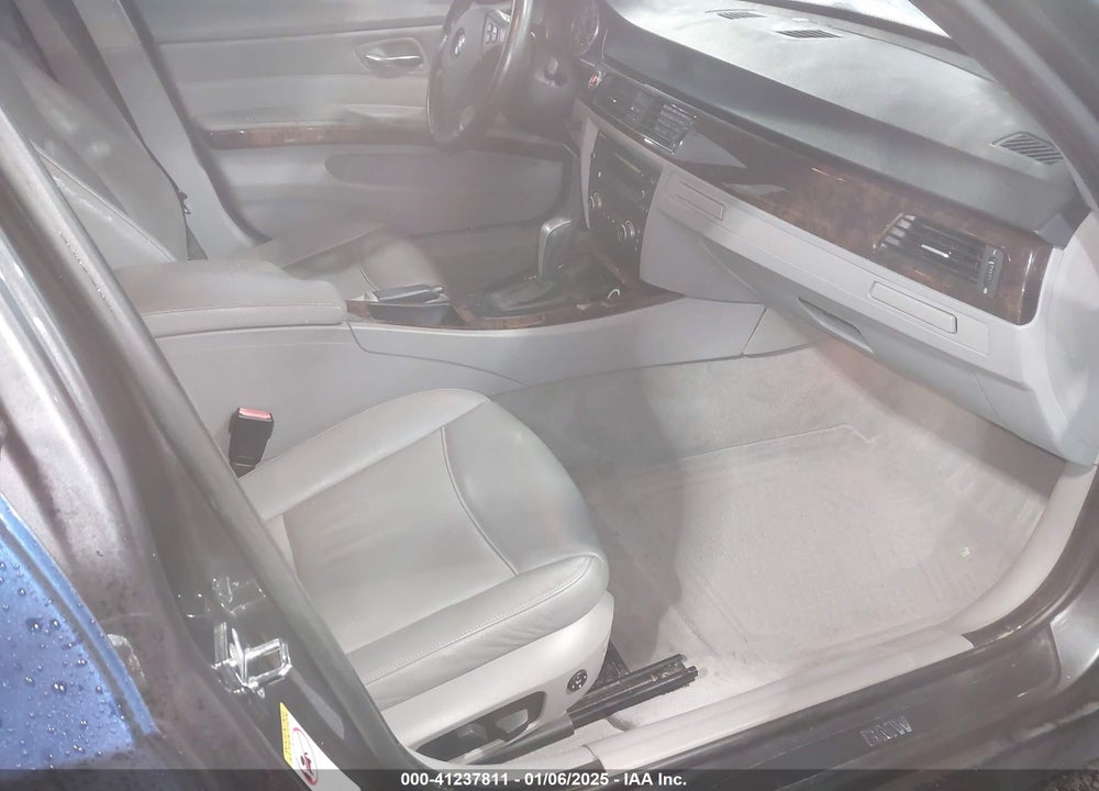 2007 BMW 328I VIN: WBAVA33537KX81409
